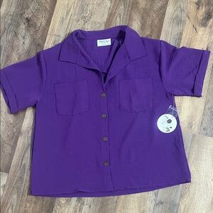 HP 🎉NWT Jolie & Joy purple, short sleeved button down crop top sz M